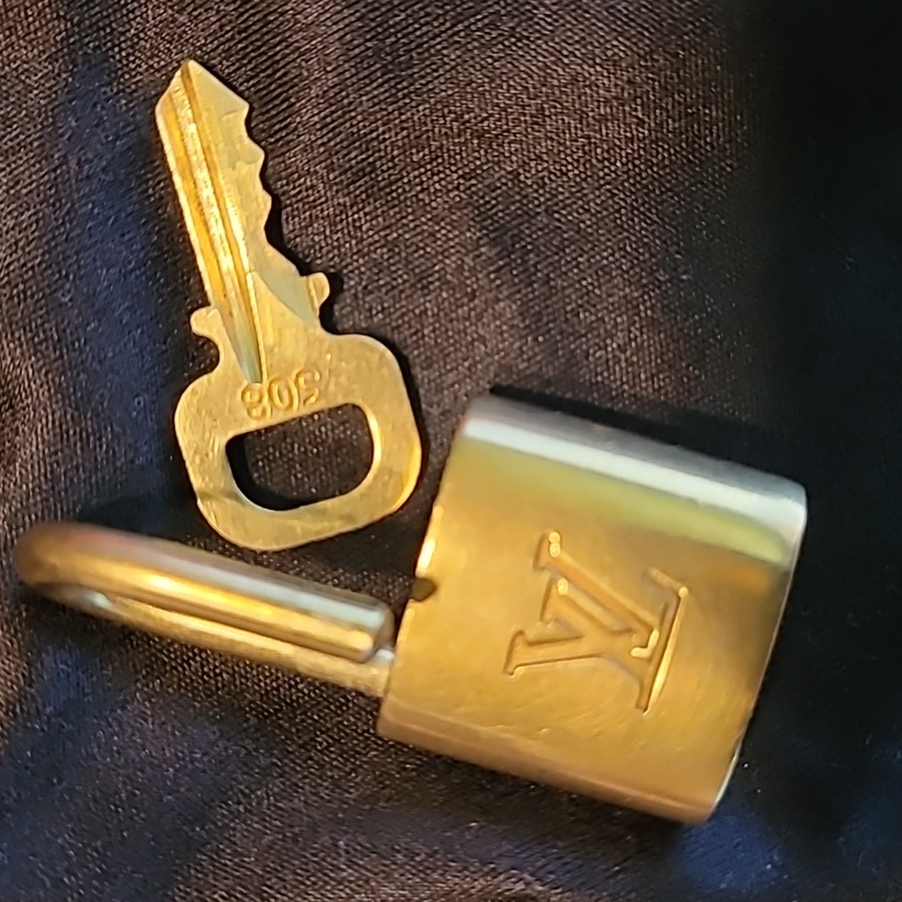 Authentic‼️Please Send To Poshmark Louis Vuitton 🔐  Lock & Key#308 - Picture 2 of 8